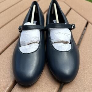 Auditions Navy Leather Jamie Shoes New in the Box 7.5 D